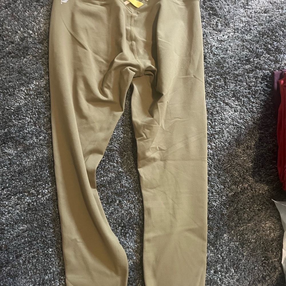 Fabletics capris